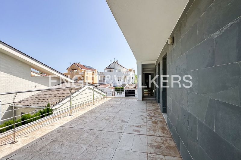 Foto 708ac181-f0f5-4b6a-b97e-75b5b6975136. Alquiler casa excepcional residencia de lujo con piscina privada en Sagunt