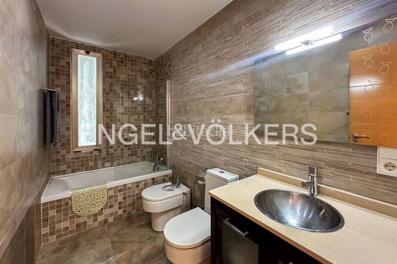 Foto b76c2d2e-1300-4cd2-8369-34f8696d6dde. Alquiler casa excepcional residencia de lujo con piscina privada en Sagunt