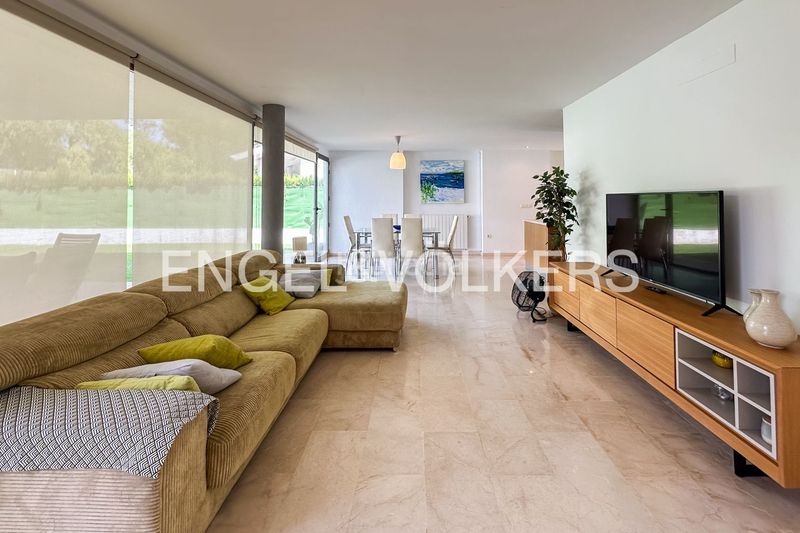 Foto f9babc5d-f96d-466a-ac09-181cfaed5be6. Alquiler casa excepcional residencia de lujo con piscina privada en Sagunt