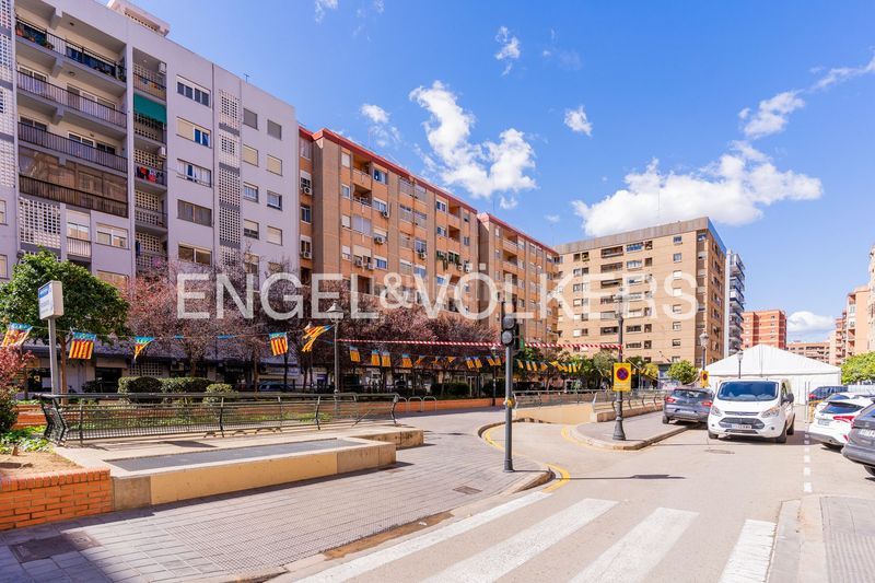 Foto ad8f8fb7-5d13-4f29-b659-5daee3a855b5. Pis amb calefacció a Ciutat Jardí Valencia