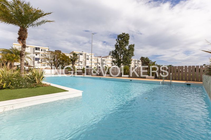 Foto 0ea2cab3-2d6f-4e24-b6e8-7e95da47dee7. Àtic amb calefacció piscina a Les Bovetes - La Felicidad Dénia