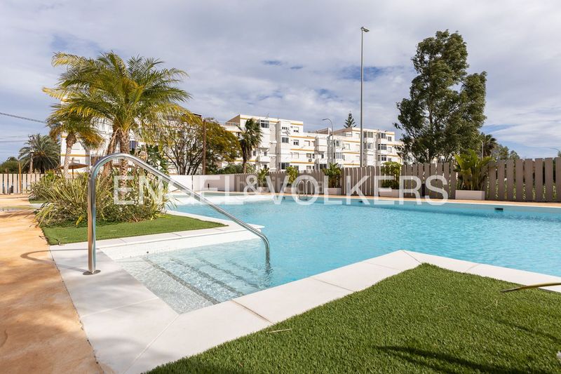 Foto c0090a96-1035-4492-a863-7fff1f04f949. Àtic amb calefacció piscina a Les Bovetes - La Felicidad Dénia