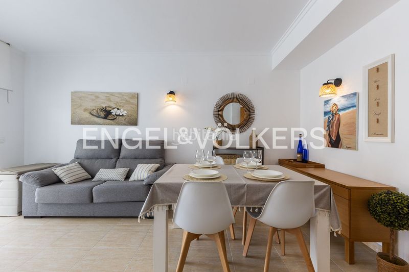 Foto dfc96976-7853-4ce3-a9ba-95b3db46bd82. Alquiler piso acogedor piso en urbanización con piscina en Daimús