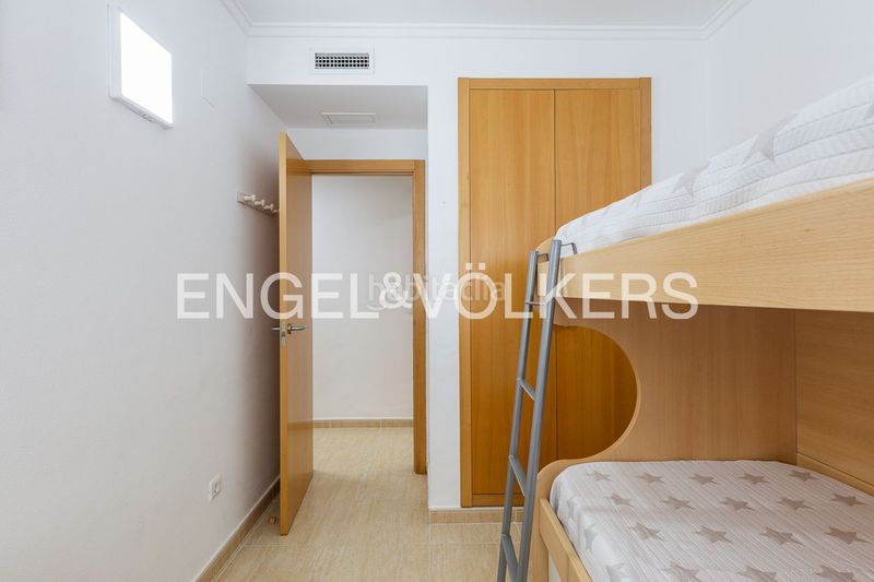 Foto e0ba82cc-71f7-4fe9-ae32-5f7f4ca21faf. Alquiler piso acogedor piso en urbanización con piscina en Daimús
