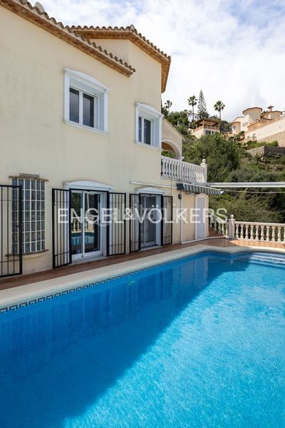 Foto 3548b838-d280-462f-9639-3244eb26a792. Casa amb calefacció piscina a Pedreguer
