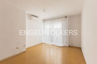 Miete Etagenwohnung in La Xerea. Vivienda sin amueblar junto a la calle de la paz