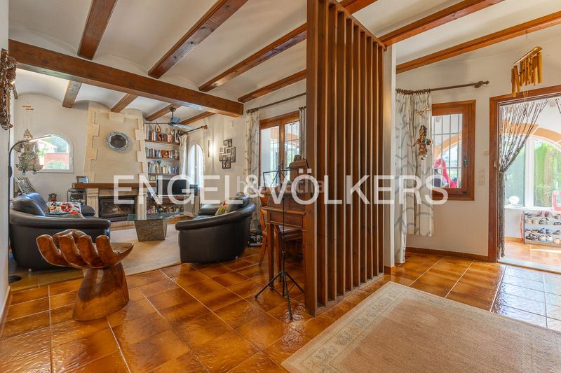Foto 8f854cbd-d2ca-4e7f-9a5c-5ce2ce4ebbb7. Casa amb calefacció aparcament piscina a El Montgó Dénia