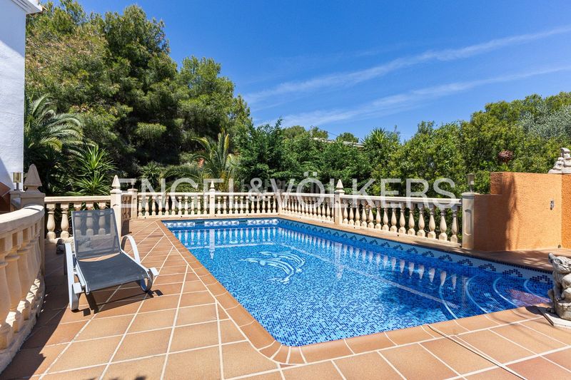 Foto 96ce269e-6630-4f66-9906-a501f9829358. Casa amb calefacció aparcament piscina a El Montgó Dénia