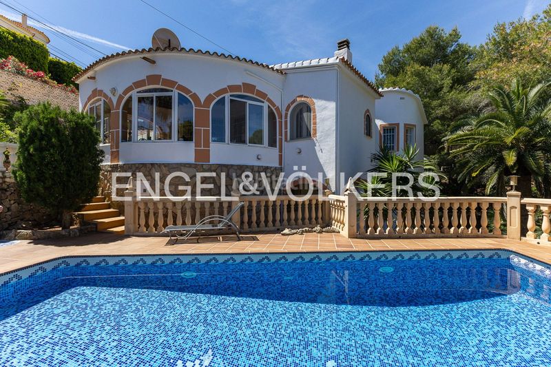 Foto a051b832-d47d-4261-b013-2ae5a941c324. Casa amb calefacció aparcament piscina a El Montgó Dénia