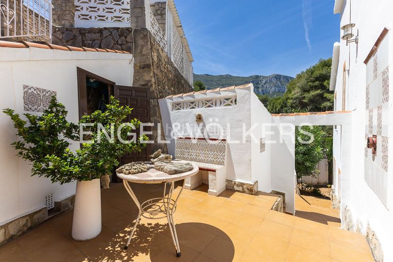 Foto a203d199-c46f-419e-a943-978f681f6fe7. Casa amb calefacció aparcament piscina a El Montgó Dénia