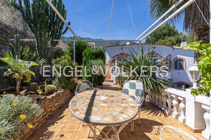 Foto ae1d90ff-d67d-40c0-94e4-e8cb1453f333. Casa amb calefacció aparcament piscina a El Montgó Dénia