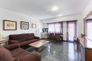 Affitto Appartamento  Carrer del serpis. Amplio piso para estudiantes