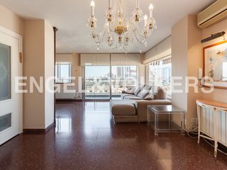 Location Appartement à Jaume Roig. Fantástica vivienda junto viveros, incluye garaje y trastero
