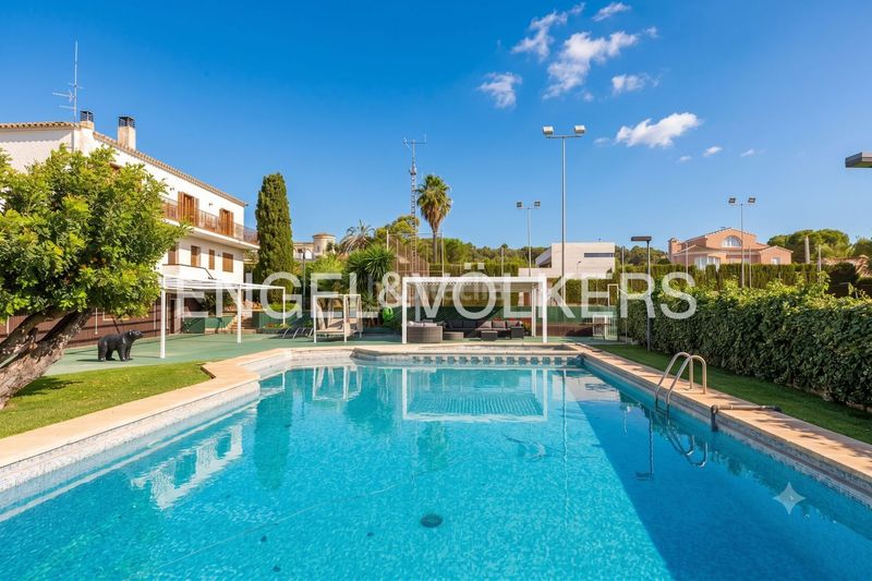Foto fcab6ad2-33ba-4391-be0a-8b3e3cb73ff9. Casa amb calefacció aparcament piscina a Olimar-Carambolo-Atalaya de Levante Chiva