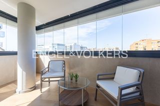Lloguer Pis a Sant Isidre. Exclusiva vivienda con terraza acristalada en residencial con pi