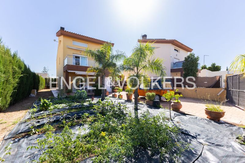 Foto 4bc94431-595f-4c5e-85ef-d2c76a30c099. Casa amb calefacció a La Conarda-Montesano Bétera