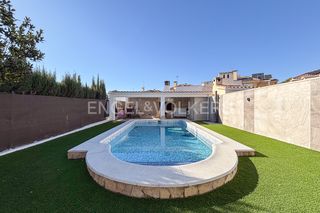 Rent Semi detached house in Rascanya. Casa en pobla de vallbona