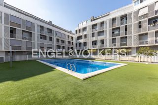 Lloguer Pis a Parc Central. Piso luminoso con piscina y parking en torrente
