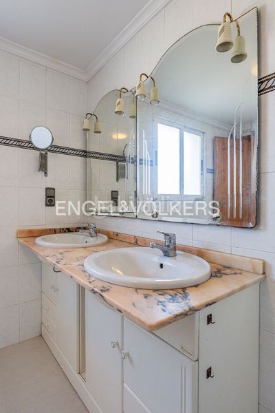 Foto b9f7b348-883f-4966-8c95-265783304c67. Casa amb calefacció aparcament a Poblets (els)
