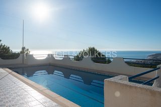 House in Alcossebre. Villa con espectaculares vistas al mar y máxima luminosidad en a