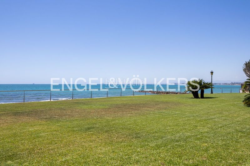 Foto 06bba292-7a18-4d18-b0bb-75cc60703c46. Rent semi detached house with heating parking pool in Oropesa del Mar