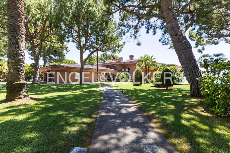Foto 124517ea-c786-4641-9730-e22db6583e66. Rent semi detached house with heating parking pool in Oropesa del Mar