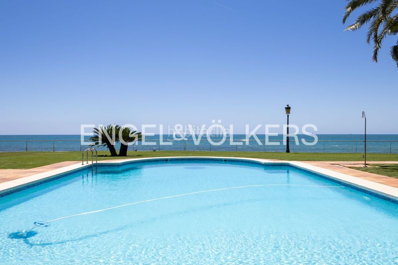 Foto 12f9cb7f-49ea-448d-b603-98ffb7e51275. Rent semi detached house with heating parking pool in Oropesa del Mar