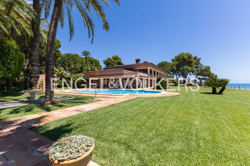 Foto 32405a69-b6e1-4843-a753-c143863e756f. Rent semi detached house with heating parking pool in Oropesa del Mar