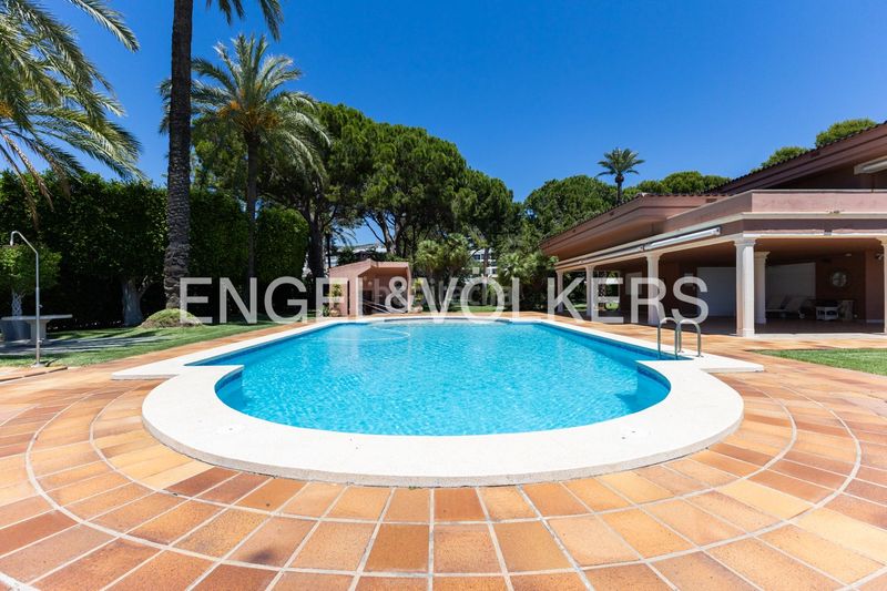 Foto 3b32c52d-4ea6-40e9-b900-fd50357a5f5b. Rent semi detached house with heating parking pool in Oropesa del Mar