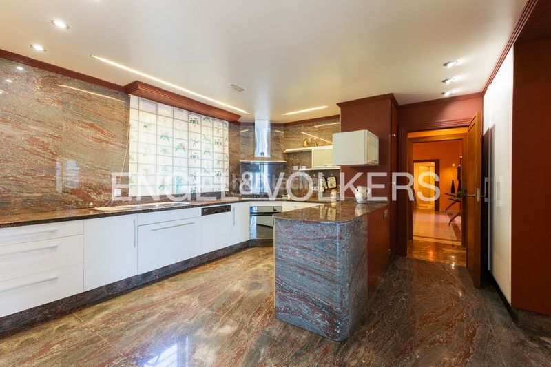 Foto 88d747f3-9ffe-4f63-ac70-abba4ad6d378. Rent semi detached house with heating parking pool in Oropesa del Mar