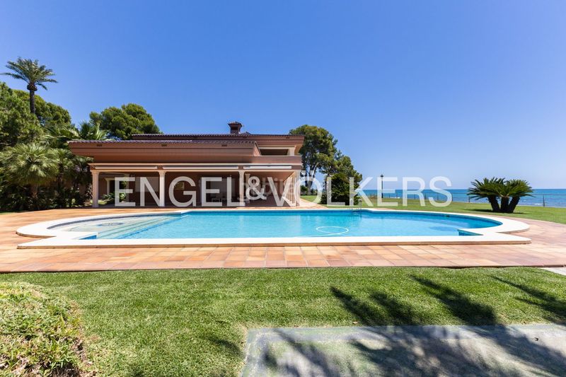 Foto a157b086-e41d-460d-801b-c28e3b5e8070. Rent semi detached house with heating parking pool in Oropesa del Mar