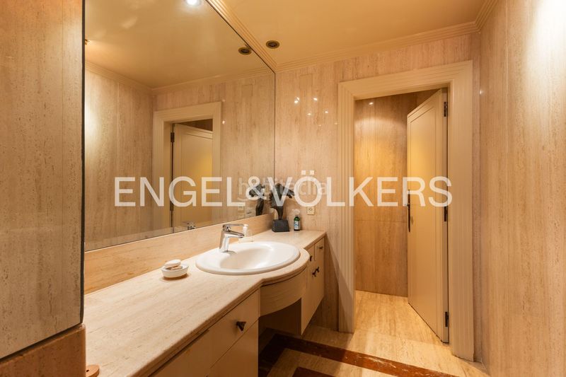 Foto aac9f9b1-1989-457b-8337-fcf660db182a. Rent semi detached house with heating parking pool in Oropesa del Mar