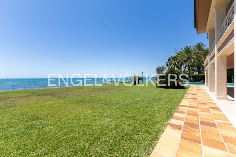 Foto adbc549b-4ec5-4c22-b16d-4df58215a605. Rent semi detached house with heating parking pool in Oropesa del Mar