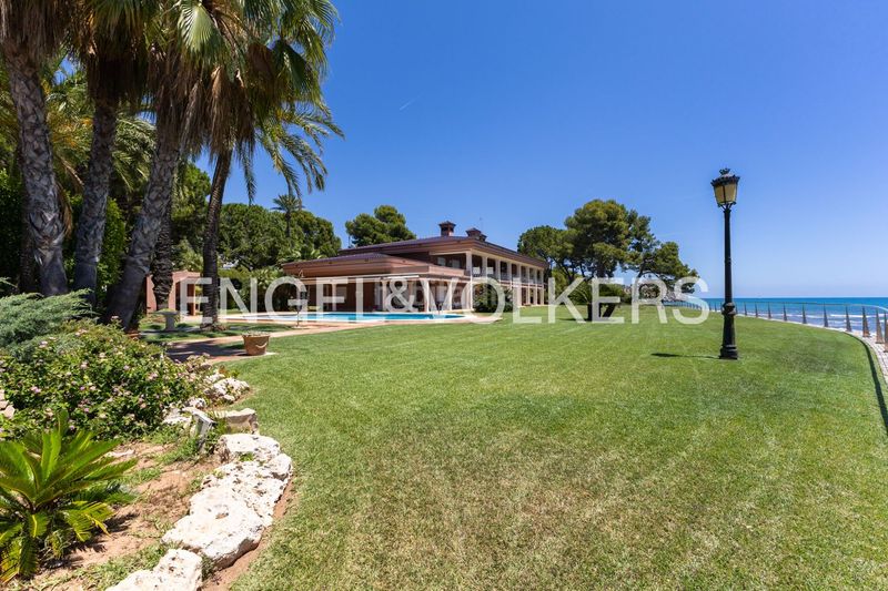 Foto b6c27a13-d648-448b-86fd-bb5ff8fdb2a5. Rent semi detached house with heating parking pool in Oropesa del Mar