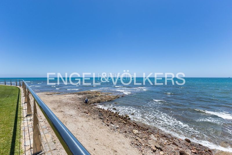 Foto e06205f5-6192-4f11-98b1-edc7d6891b84. Rent semi detached house with heating parking pool in Oropesa del Mar