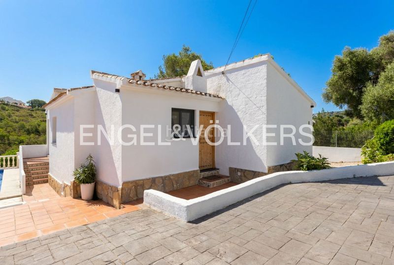 Foto 9ed85526-6909-41d4-a344-e08a43bab8a6. Casa amb calefacció aparcament piscina a Cap Martí - El Tossalet - Pinomar Xàbia