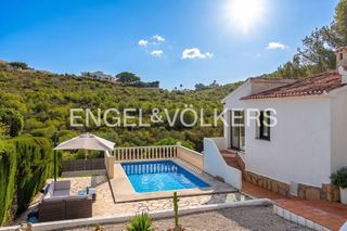 Casa a Cap Martí - El Tossalet - Pinomar. Oportunidad única villa reformada con vistas abiertas en jávea