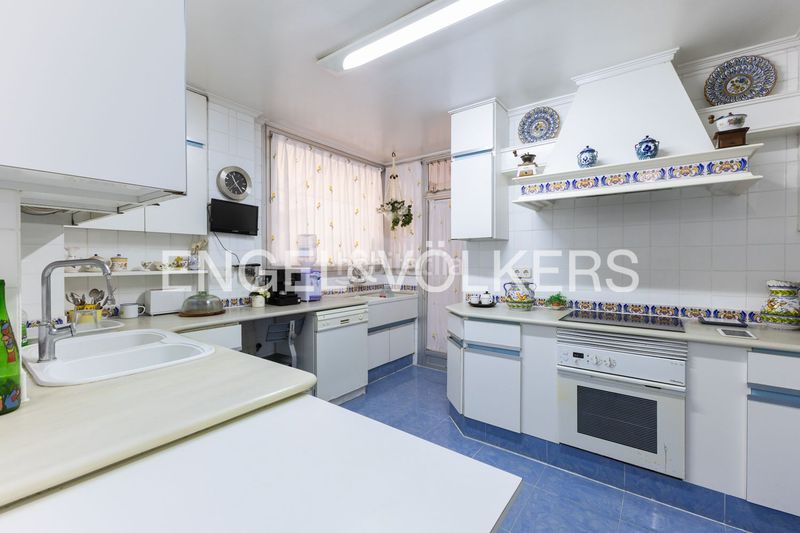 Foto ca8e2f16-499d-424b-a9c1-dace44852ac8. Pis amb calefacció aparcament a Jaume Roig Valencia