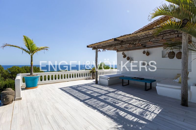 Foto 1b15ee32-87ff-44de-91a9-04029a26a294. Casa amb calefacció aparcament piscina a Las Rotas / Les Rotes Dénia