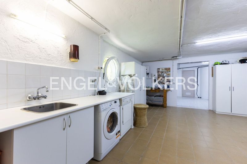 Foto 51f07b43-e0fb-4598-a4aa-f19311701cdc. Casa amb calefacció aparcament piscina a Las Rotas / Les Rotes Dénia