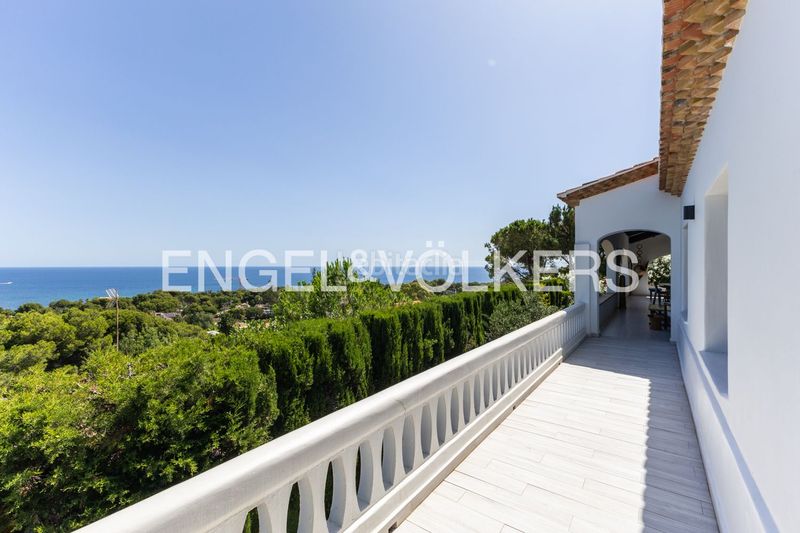 Foto d61bcd51-fd58-42b1-bf06-71e03b8a651a. Casa amb calefacció aparcament piscina a Las Rotas / Les Rotes Dénia