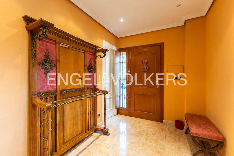 Foto 03b27f71-d23f-4dc2-952f-60665f40291d. Casa amb calefacció aparcament a Zona Avenida Alta - Auditorio Torrent