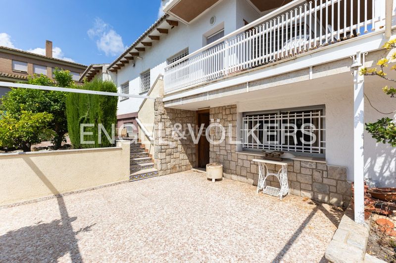 Foto e5590bba-e634-4d00-b697-8ece9aa6b345. Casa amb calefacció aparcament a Zona Avenida Alta - Auditorio Torrent