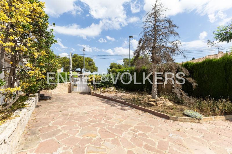 Foto f16a62a9-c6ca-42da-a499-bd434d1d53a5. Casa amb calefacció aparcament a Zona Avenida Alta - Auditorio Torrent