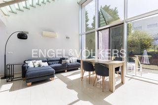 Rent House in Las Rotas / Les Rotes. Moderna casa con terrazas privadas y vistas a la montaña