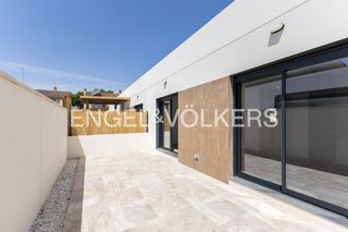 Location Maison à Serra. Chalet adosado de obra nueva en la exclusiva urbanización en ser