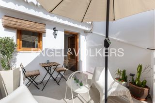 Location Appartement à El Mercat. Acogedor dúplex con la terraza para corta estancia