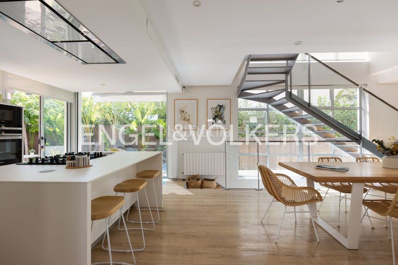 Foto f62e91fe-8256-4461-9147-3f64c6f02365. Casa amb calefacció aparcament piscina a Godella