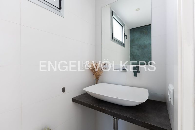 Foto f7e35f13-f5b7-41c8-a9a5-63847340e54b. Casa amb calefacció aparcament piscina a Godella