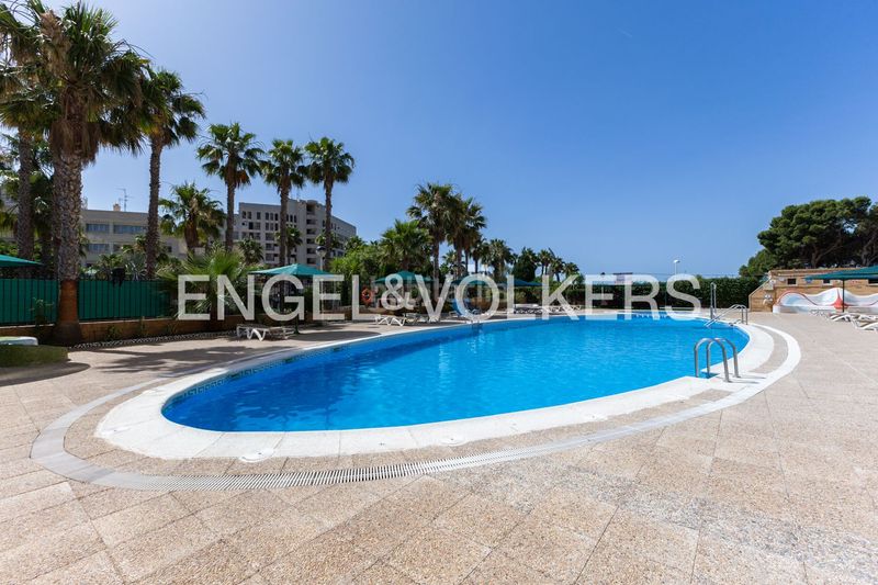Foto 51a6b291-085a-4c0d-b398-ca2f604f2499. Pis amb calefacció aparcament piscina a Aguamarina Oropesa del Mar